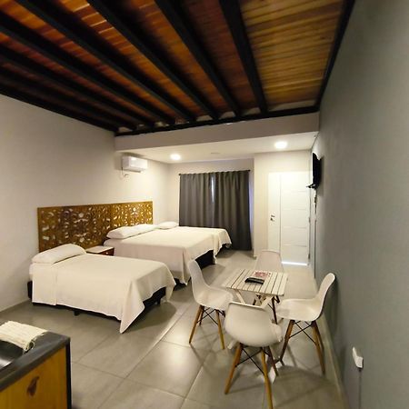 Los Lirios Apart & Suite Puerto Iguazú Eksteriør billede