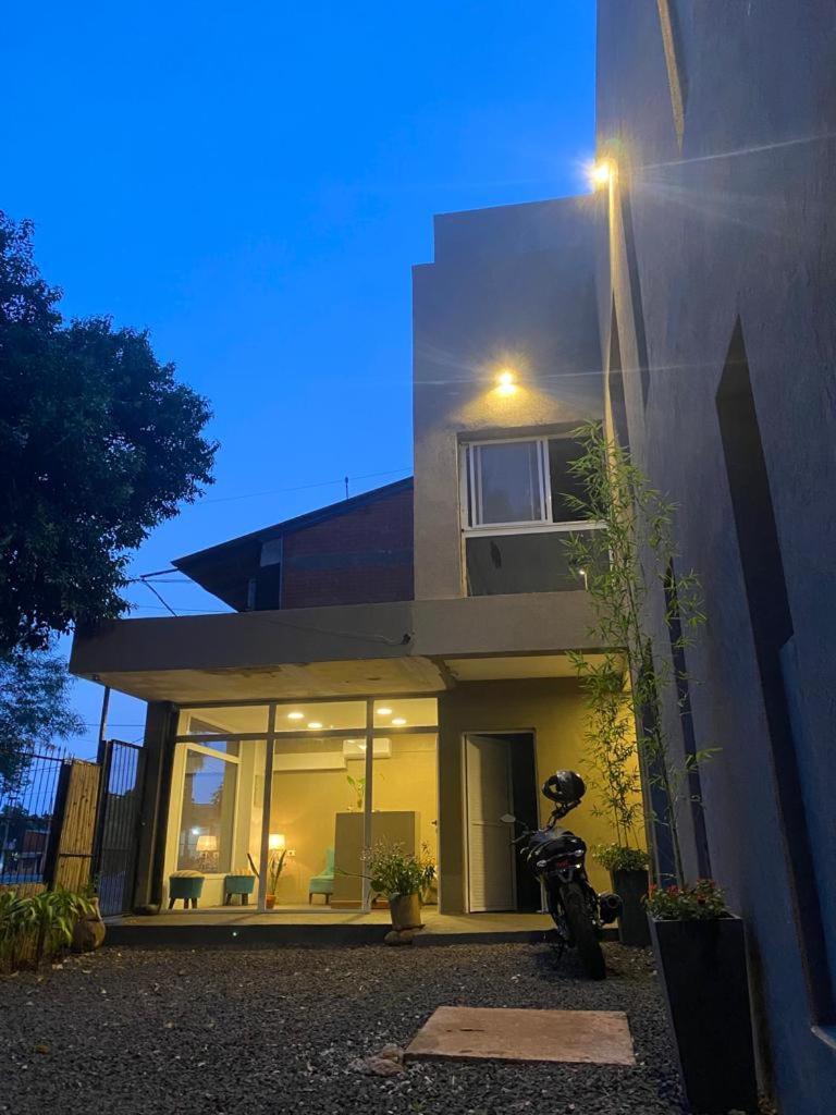 Los Lirios Apart & Suite Puerto Iguazú Eksteriør billede